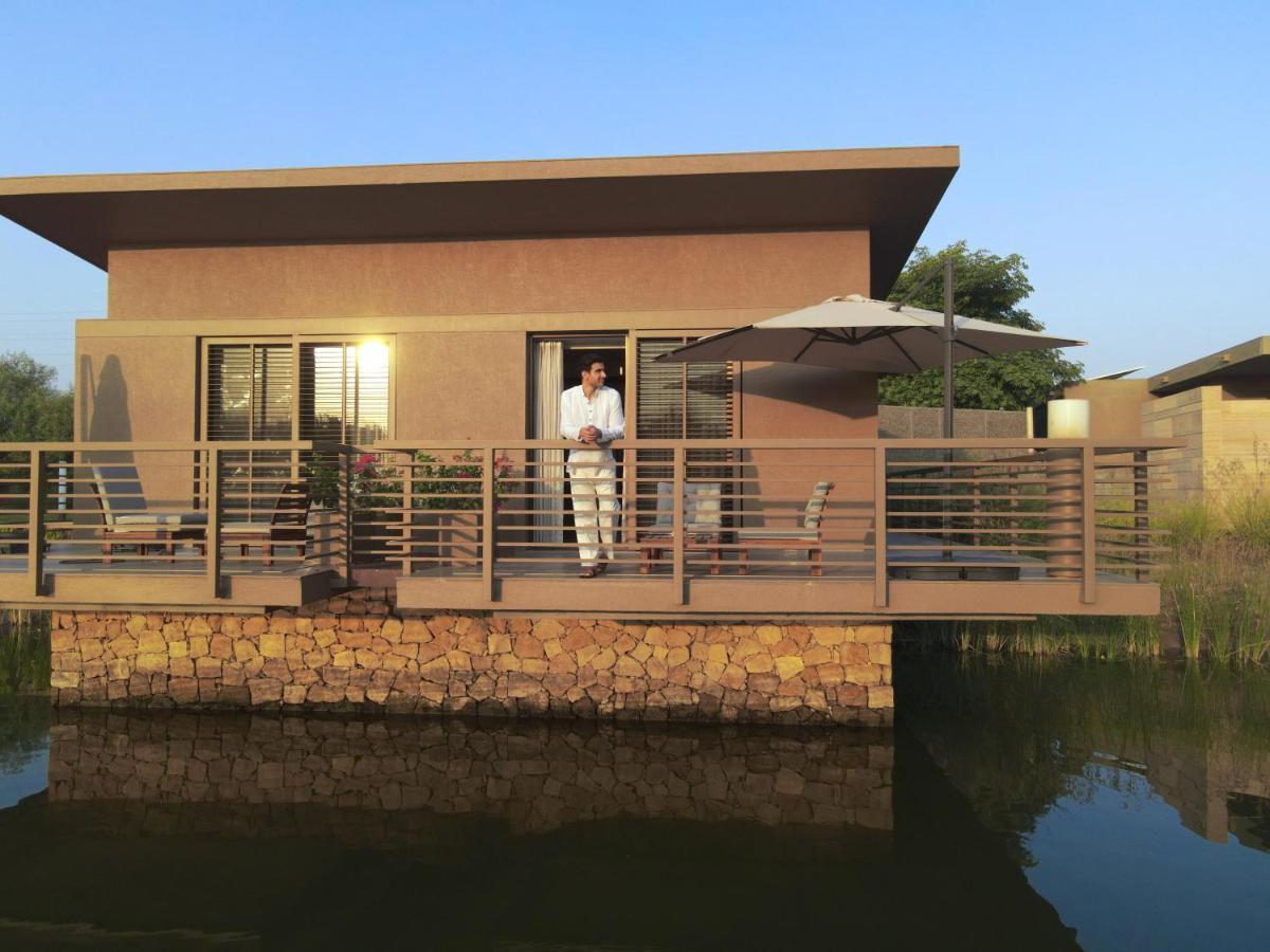 Life At Repose- Lake Villas Resort & Club Chor Warodra 外观 照片