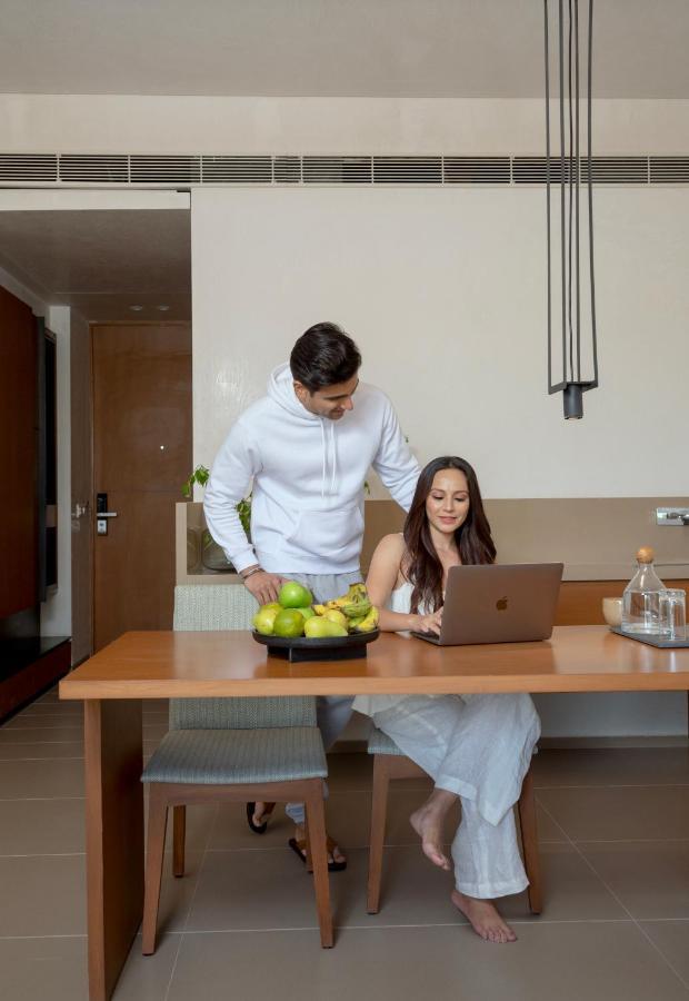 Life At Repose- Lake Villas Resort & Club Chor Warodra 外观 照片