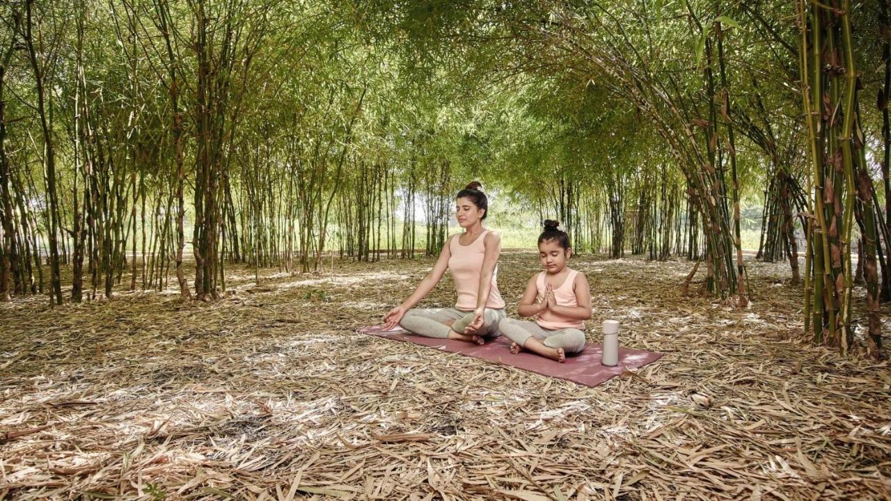 Life At Repose- Lake Villas Resort & Club Chor Warodra 外观 照片